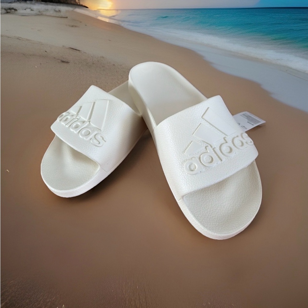 Adidas Men’s Size 10 Adilette Aqua Slide Sandals. Off White. New with Tags
